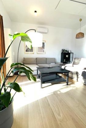 House FLOW, 3 room, free 2 parking