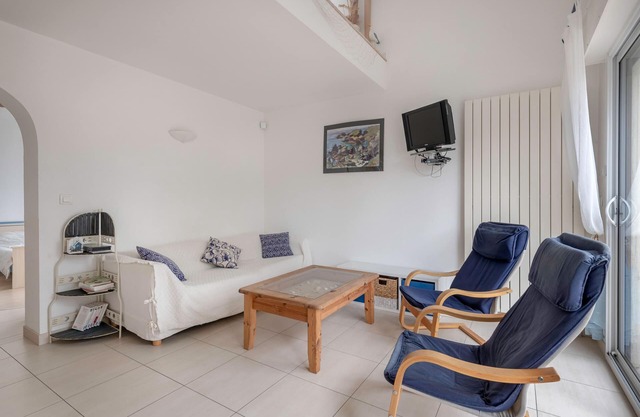House for 6 - 300 m from the beach!