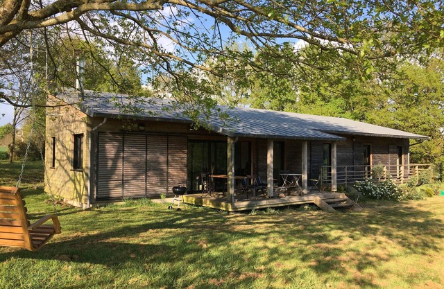 House for 6 people, swimming pool, large garden, quiet, beautiful countryside, sea 30km away