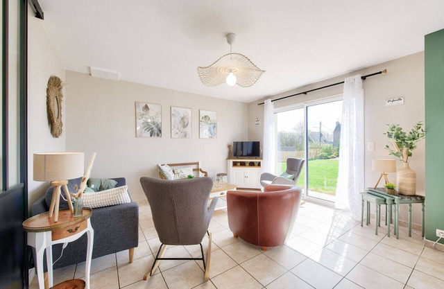 House for 6 with garden 500 m from the beach