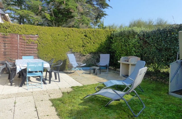 House Gite 34 m2 swimming pool, 15mn walk from the beach Kerhillio