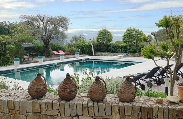 House heated air-conditioned villa near Cadière Azur Bandol Sanary