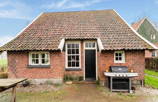 House in former 'bakspieker' in rural location near Enschede