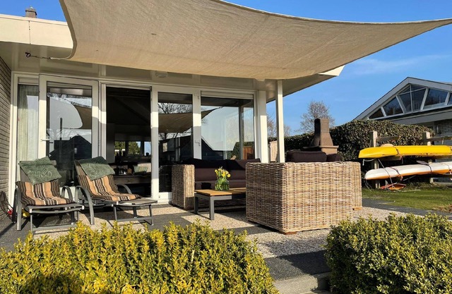 House in Makkum with Private Parking