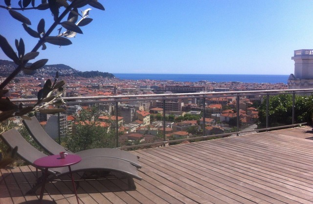 House in Nice with large terrace and panorama, all comfort.