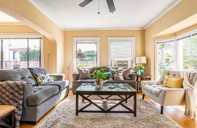 House in Prime Belmont Heights Near Beach w/Gym and Garage