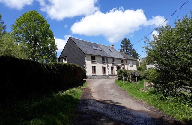 House in the countryside 4 minutes from La Bourboule.