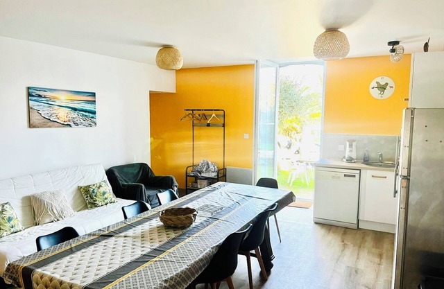 House in the heart of nature near the Landes Ocean
