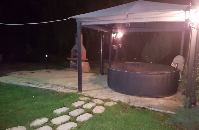 House ! Jacuzzi! 5 minutes from Disney and nature village!