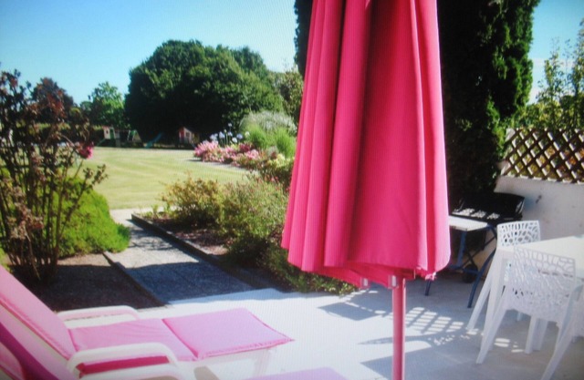 House N° 2- Tt Cft, 3*.WiFi Free. Private terrace, Swimming pool 28°, Tennis court