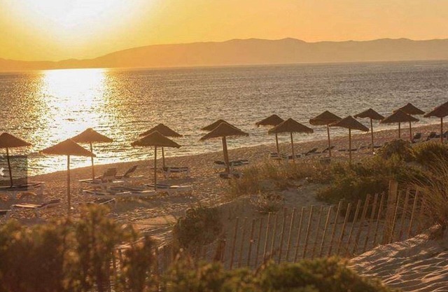 House of Dunes on the Atlantic beach with garden and pool - in the quiet area of Troia