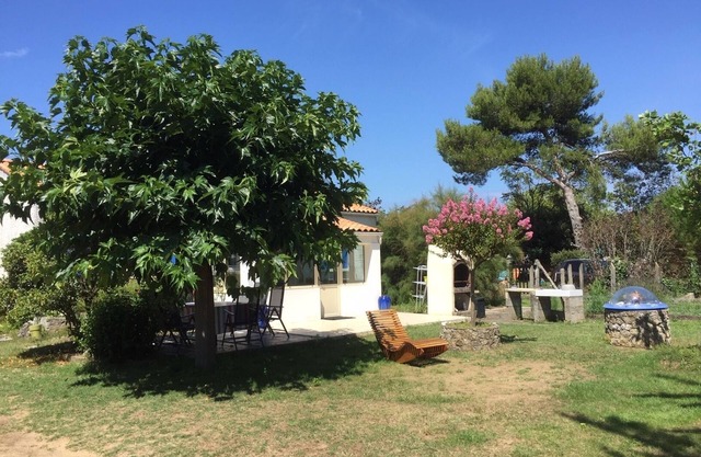 House on 1,700 m² of wooded and enclosed land very quiet and close to the sea