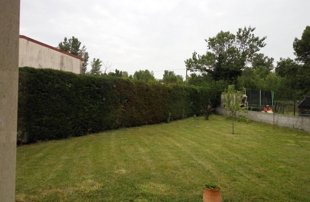 House on the edge of the velodrome, circuit of hilltop villages, train station 5MN