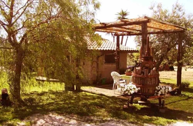House Vacation Rome with garden dipped in the green of the countries of the Roman Castles