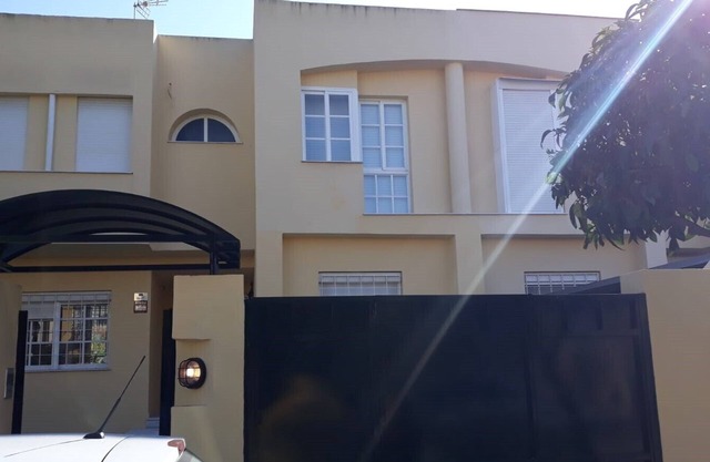 House with swimming pool in the best area of Jerez