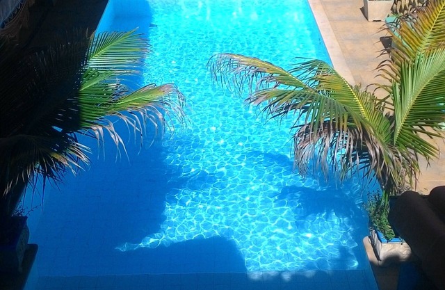 HOUSE WITH 7 SUITES FOR UP TO 20 PEOPLE, POOL 2 BLOCKS FROM PRAIA DOS ANJOS