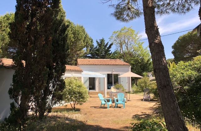 House with big garden near the beach