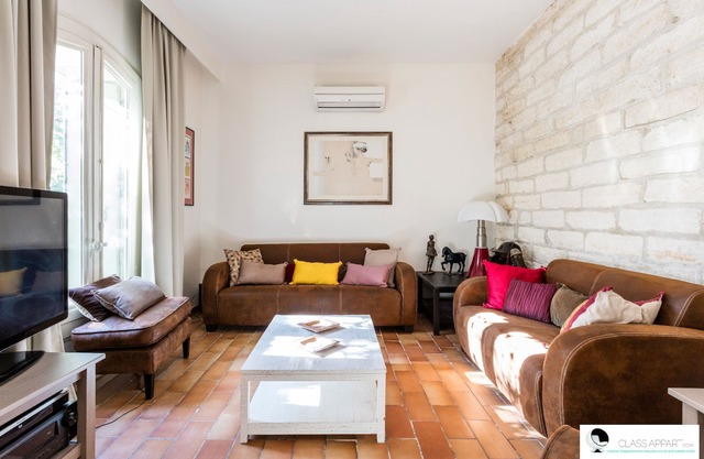 House with garden, air conditioning and parking spaces in Aiguelongue