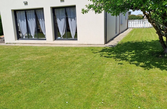 House with garden close to town center and 12 minutes from the sea and beaches