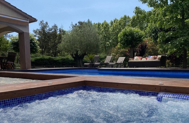 House with large private pool, ping pong, barbecue, fresh eggs every day.