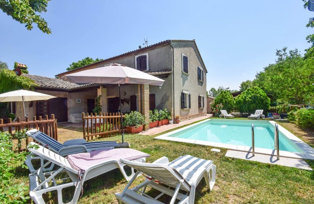 House with private/fenced pool on the Tuscany-Umbria border. 16km from Orvieto