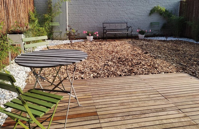 House with private sauna & parking near city center and transport