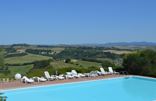 House with private terrace and exceptional view Crete Senesi
