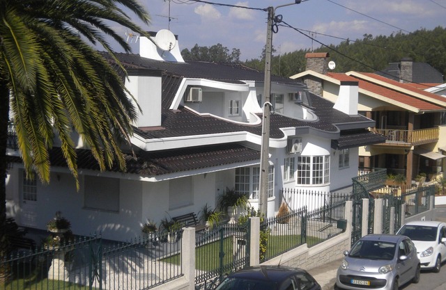 House with 4 bedroom apartment with pool churasqueira terrace, 25 km from Porto