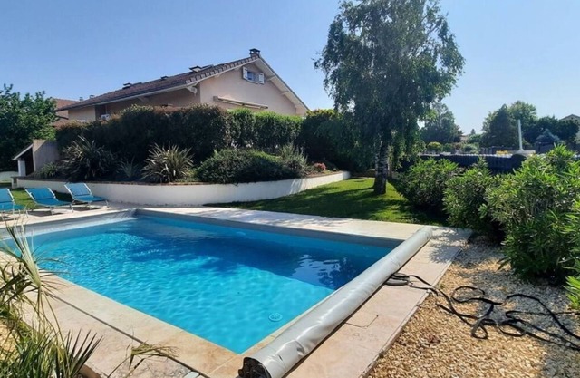 House with swimming pool