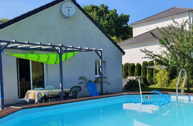 House with swimming pool at 450m altitude in Montfaucon