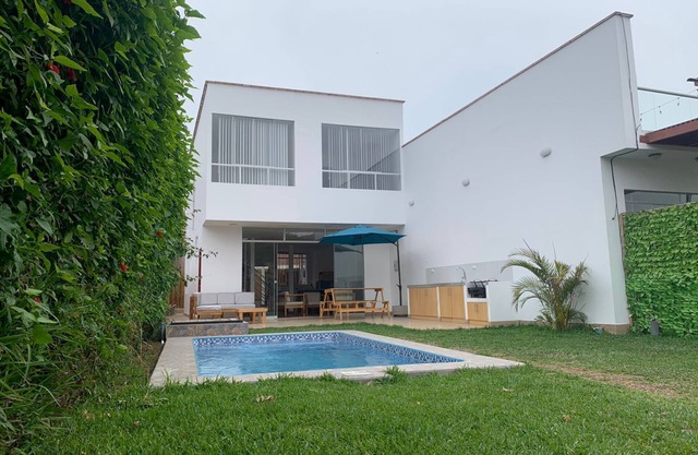 House with swimming pool ideal for families