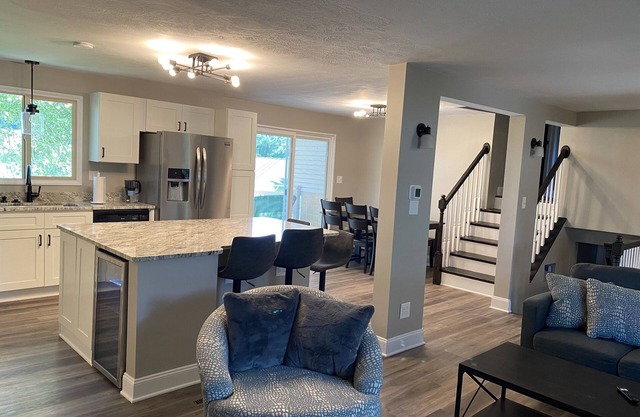 House with yard-walk to Stadium and Evansdale Campus and 10 minutes to Downtown!