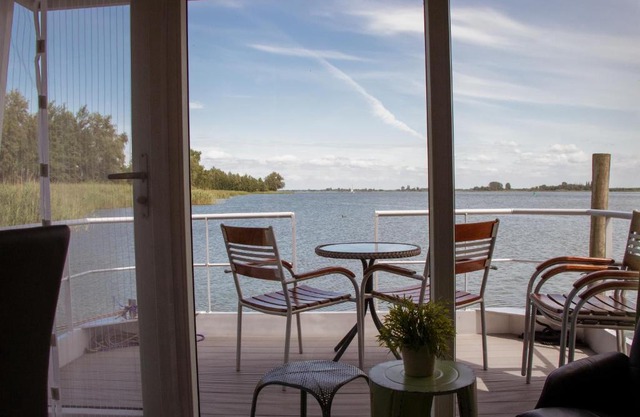 Houseboat uitzicht over veluwemeer, natuurlokatie, prachtige vergezichten