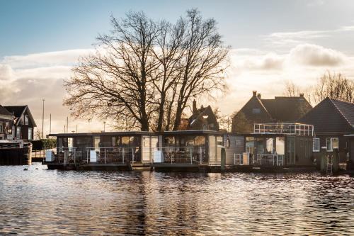 Houseboat XL Zwartsluis 1