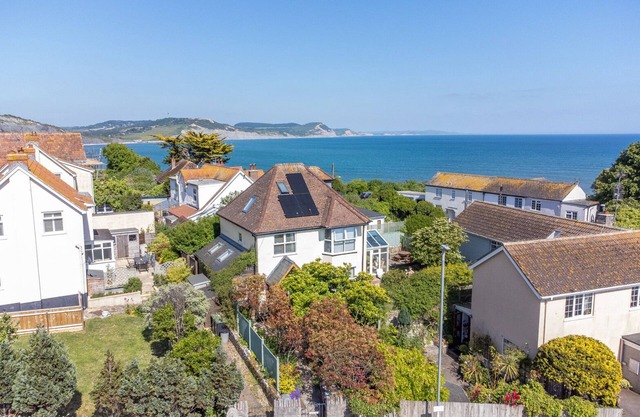 HOVE TO, pet friendly, country holiday cottage in Lyme Regis