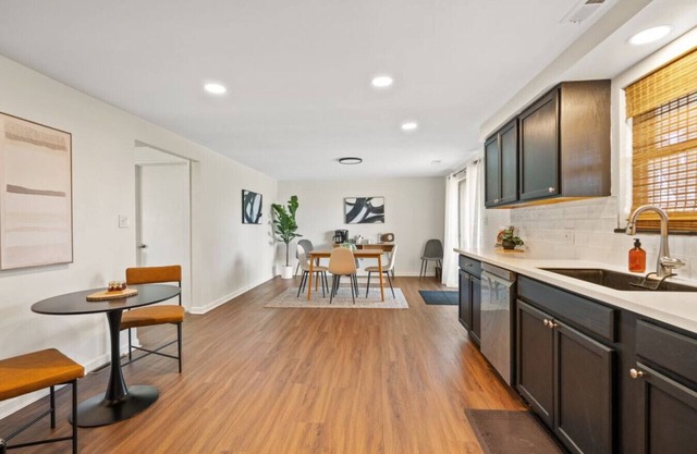 Huber Homestead: Inviting 3BR, 2BA Ranch Home
