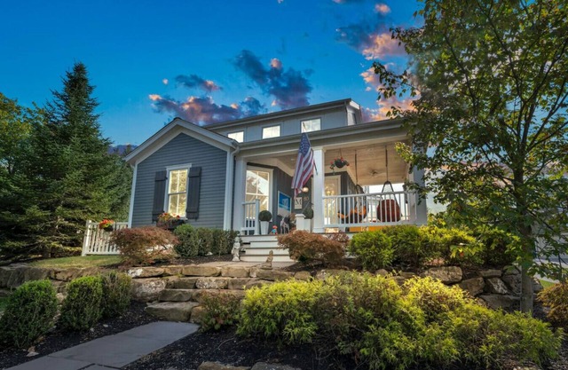 Hudson Gem Near Main St & Western Reserve
