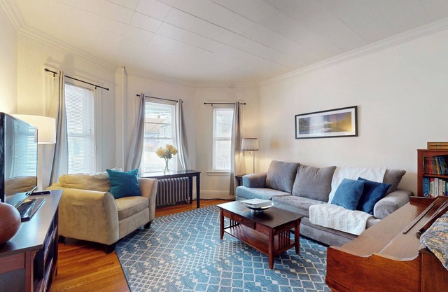 Huge 2 bed, 2 baths, Harvard, Porter Davis SQ