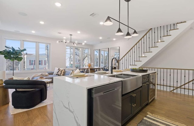 Huge 3BR 3.5BA Duplex w/Rooftop & NYC Views