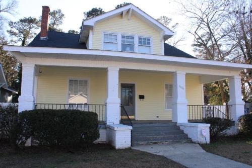 Huge 4-Bedroom Historic Home & Game Room