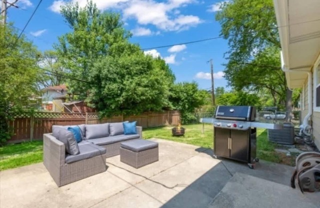 Huge 4BR w/Yard | Sleeps 8 | LCP Collection
