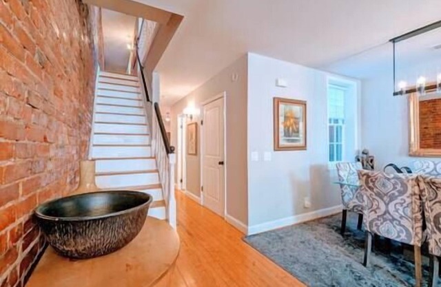 HUGE 6BR Capital Hill Townhouse Ready for YOU