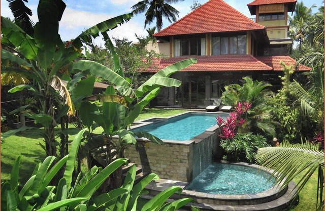 Huge, luxurious, private, and peaceful estate surrounded by nature close to Ubud