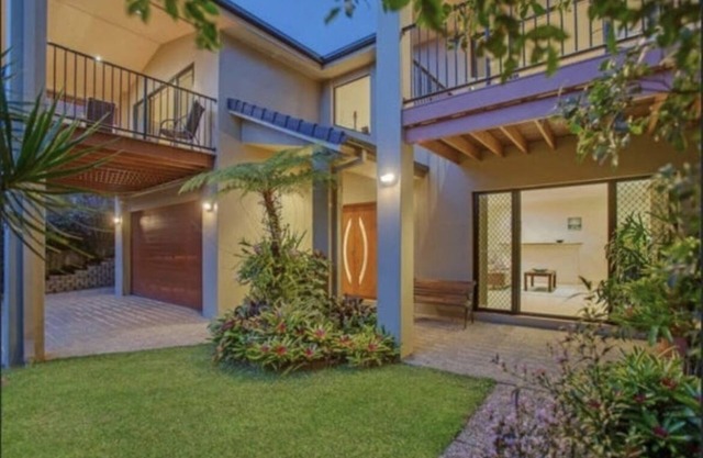 Huge Modern Home close to everything!