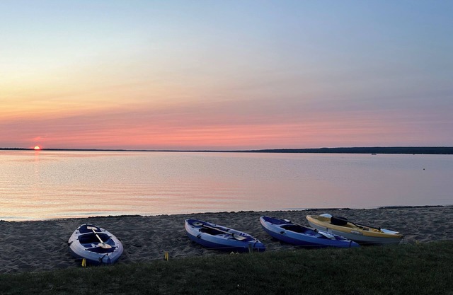 Huge Private Sandy Beach! Sleeps 22! Private Suites! Some Aug/Sept Availability!