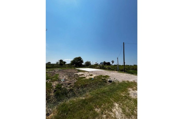 Huge RV Campsite less than a mile from the beach!