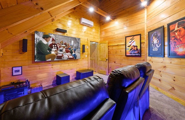 HUGE THEATER with Stadium Seating, Resort Pool, Hot Tub, Pool Table, Views