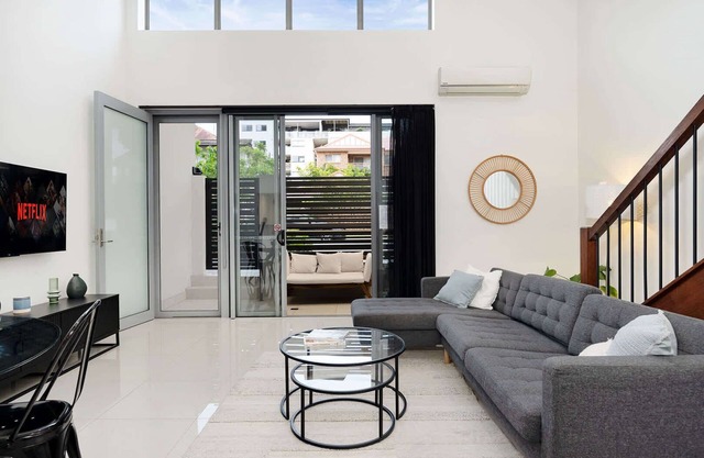 Huge Townhouse|5km to City & Airport|3 Bathrooms