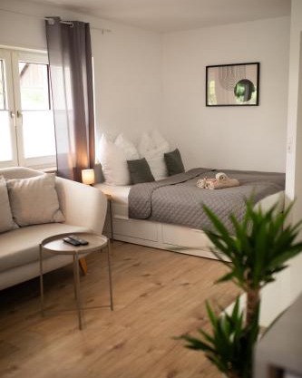 HUGOS Studio Apartment