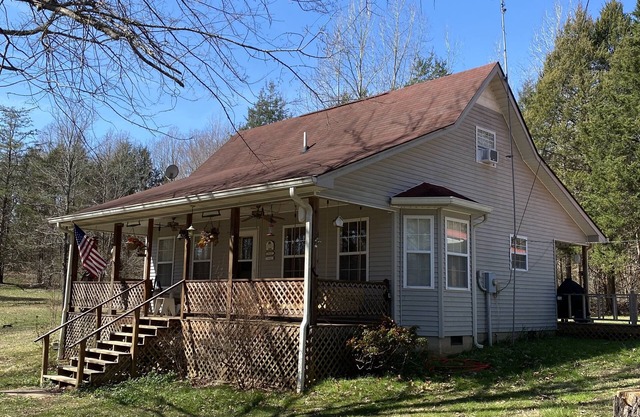 Hummingbird Haven-3 Bed 2 Bath River House